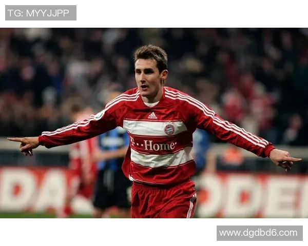 世界著名足球明星中场的辉煌历程与传奇瞬间解析 世界著名足球明星中场的辉煌历程与传奇瞬间解析