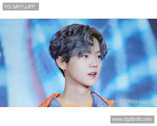 鹿晗携手上海足球明星团队共创辉煌未来展现青春活力与运动精神 鹿晗携手上海足球明星团队共创辉煌未来展现青春活力与运动精神