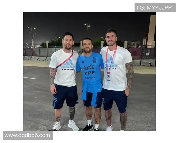 足球明星保镖全程护驾揭秘背后的安全故事与荣耀时刻 足球明星保镖全程护驾揭秘背后的安全故事与荣耀时刻